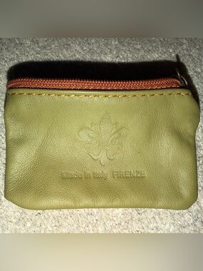 Compact Green Leather Coin Pouch with Orange Zip Trim Firenze made in Italy